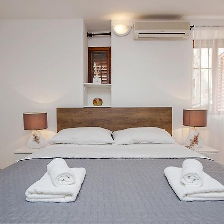 Apartment Marconi Rovinj Buitenkant foto