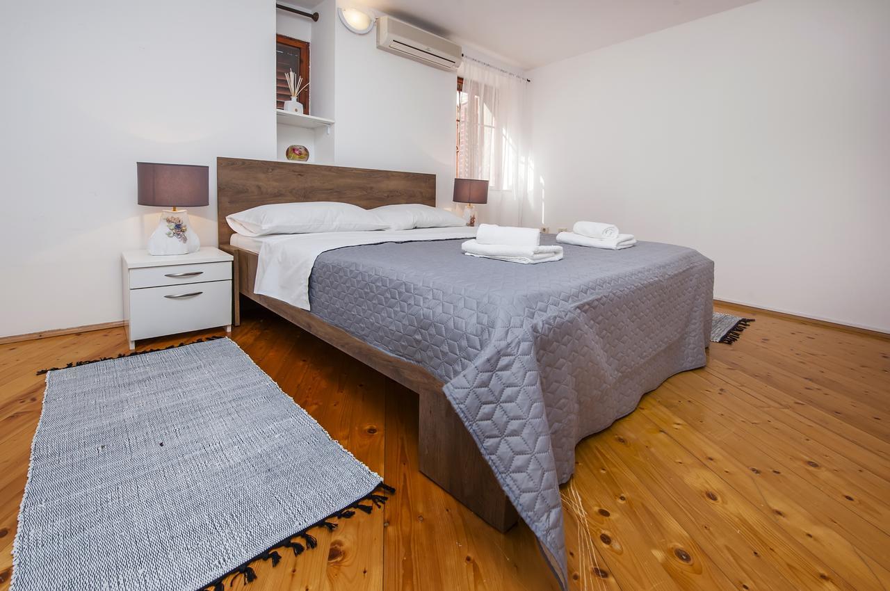 Apartment Marconi Rovinj Buitenkant foto